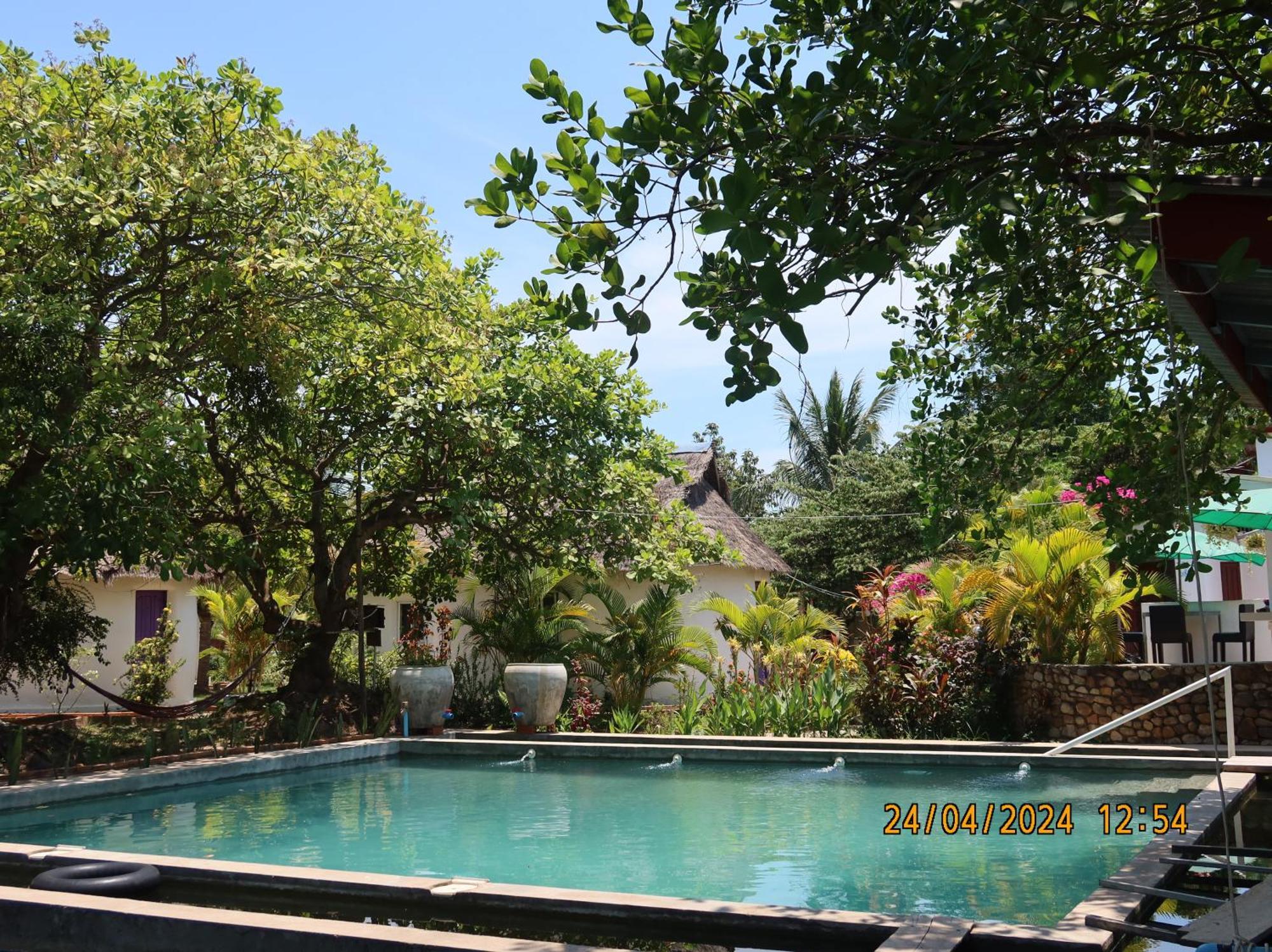 Bohemiaz Resort And Spa Kampot Exterior photo